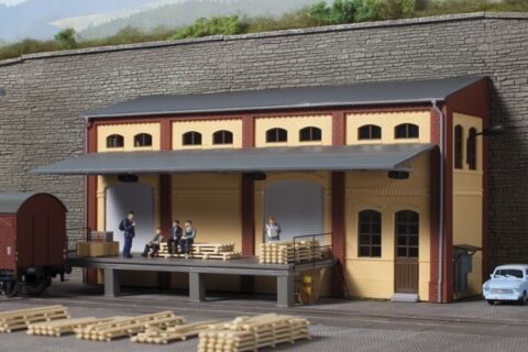 Depozit cu rampa de incarcare