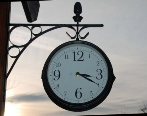 Ceas cu specific feroviar