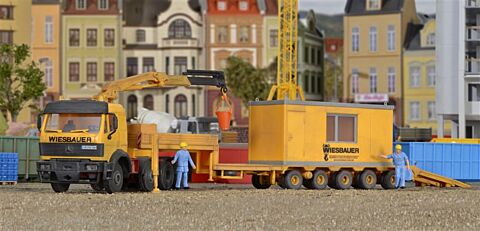 Trailer cu container pentru santier